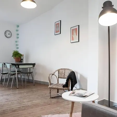 Centre De Charme Apartment